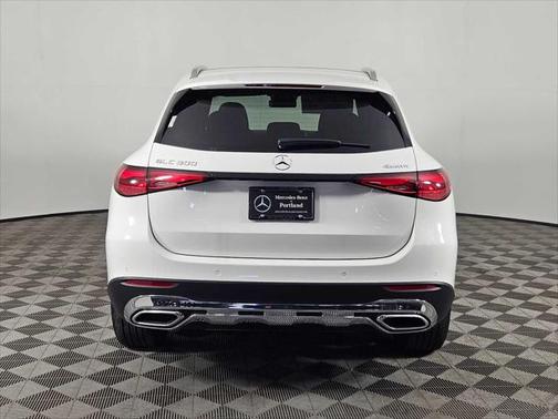 2025 Mercedes-Benz GLC 300 4MATIC