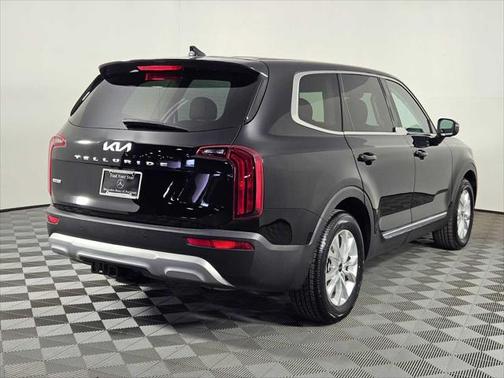 2022 Kia Telluride LX