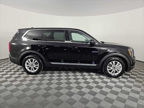 2022 Kia Telluride LX