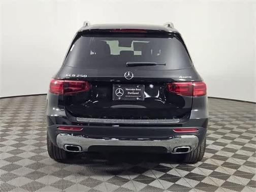 2025 Mercedes-Benz GLB 250 4MATIC