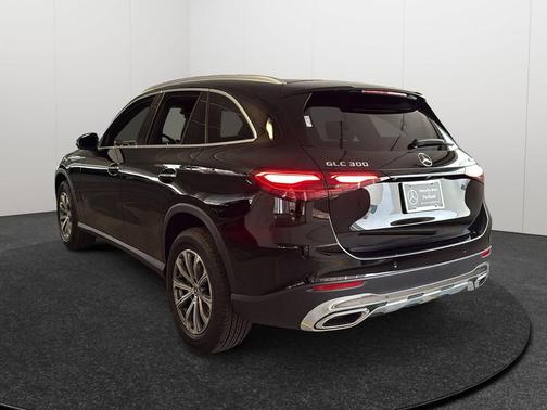 2026 Mercedes-Benz GLC 300 4MATIC