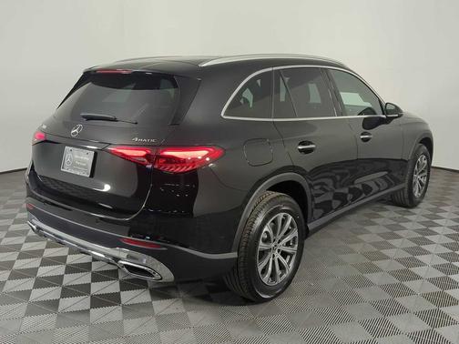 2026 Mercedes-Benz GLC 300 4MATIC