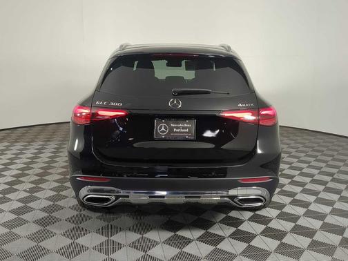 2026 Mercedes-Benz GLC 300 4MATIC