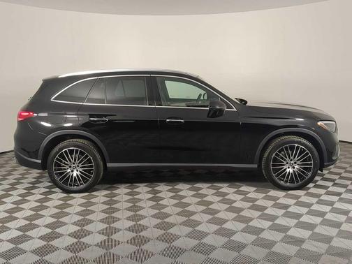 2026 Mercedes-Benz GLC 300 4MATIC