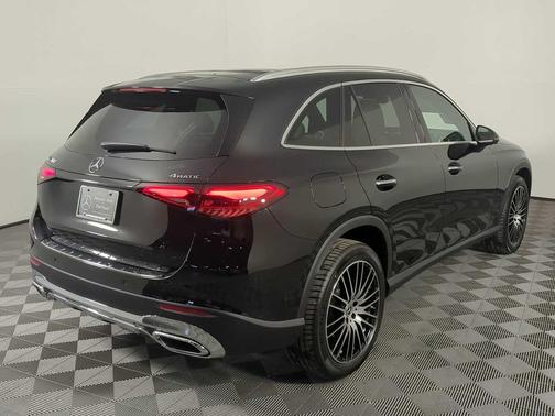 2026 Mercedes-Benz GLC 300 4MATIC