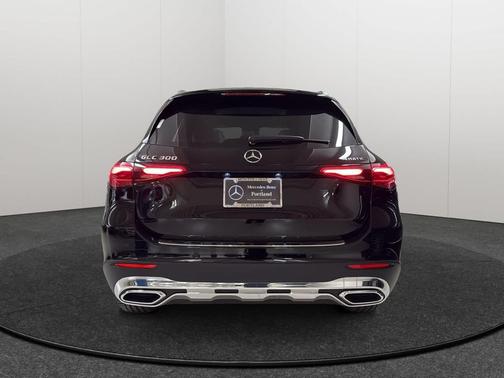 2026 Mercedes-Benz GLC 300 4MATIC