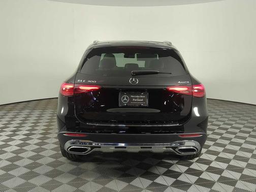 2026 Mercedes-Benz GLC 300 4MATIC