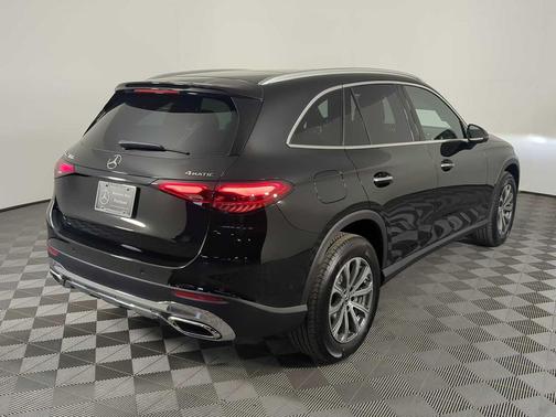 2026 Mercedes-Benz GLC 300 4MATIC