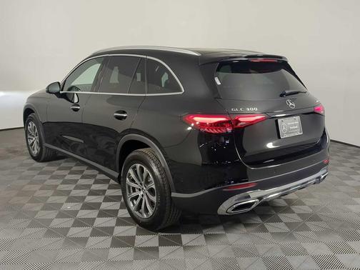 2026 Mercedes-Benz GLC 300 4MATIC
