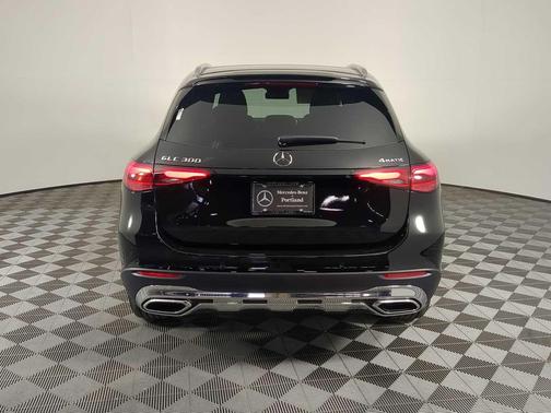 2026 Mercedes-Benz GLC 300 4MATIC
