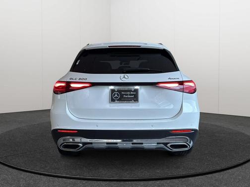 2026 Mercedes-Benz GLC 300 4MATIC
