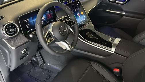2026 Mercedes-Benz GLC 300 4MATIC