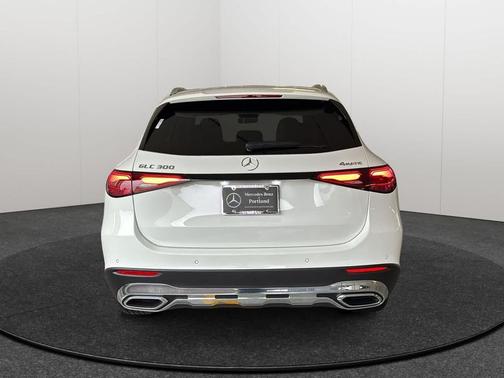 2026 Mercedes-Benz GLC 300 4MATIC