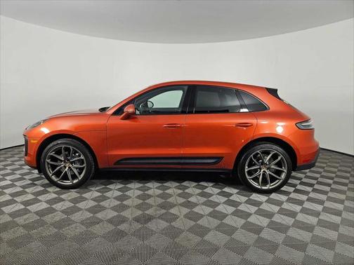 2022 Porsche Macan Base