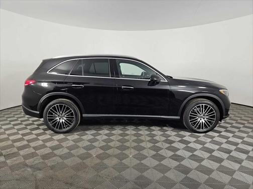 2025 Mercedes-Benz GLC 300 4MATIC