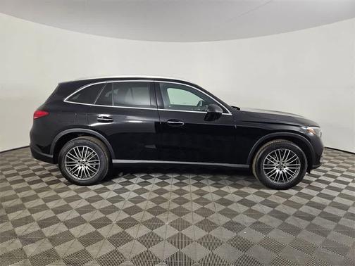 2025 Mercedes-Benz GLC 300 4MATIC