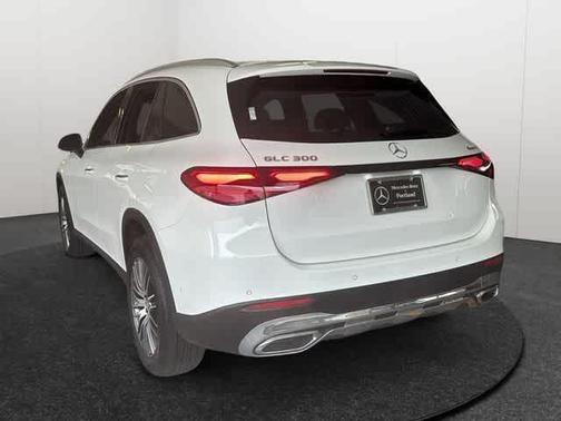 2025 Mercedes-Benz GLC 300 4MATIC