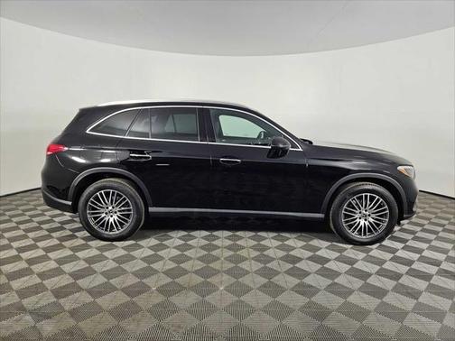 2025 Mercedes-Benz GLC 300 4MATIC