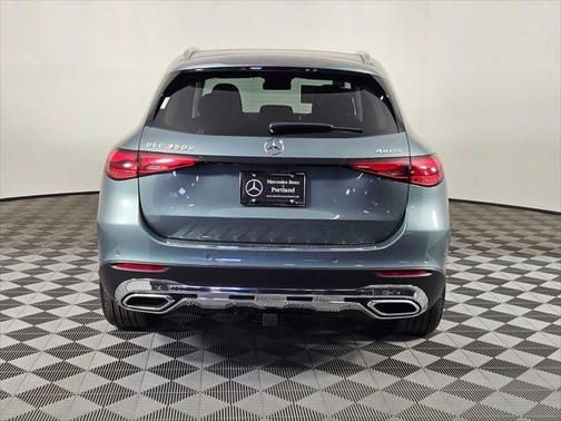 2025 Mercedes-Benz GLC 350e Base