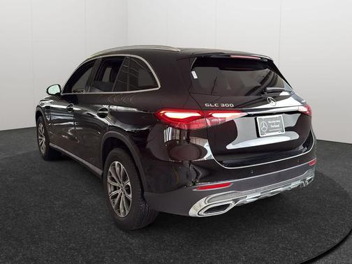 2026 Mercedes-Benz GLC 300 4MATIC
