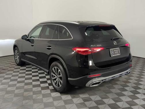 2026 Mercedes-Benz GLC 300 4MATIC