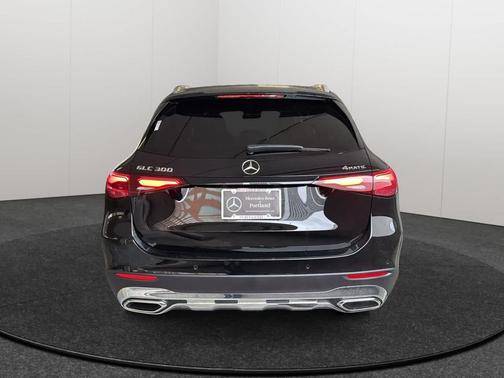 2026 Mercedes-Benz GLC 300 4MATIC