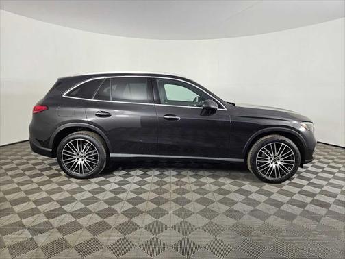 2025 Mercedes-Benz GLC 300 4MATIC