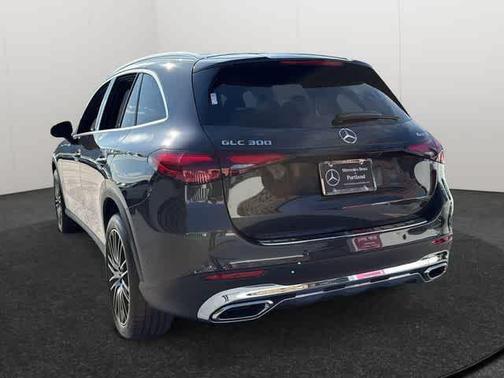 2025 Mercedes-Benz GLC 300 4MATIC