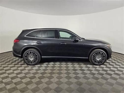 2025 Mercedes-Benz GLC 300 4MATIC