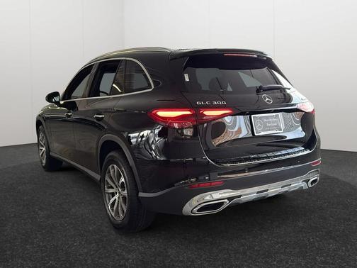 2026 Mercedes-Benz GLC 300 4MATIC
