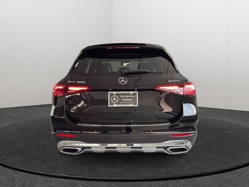 2026 Mercedes-Benz GLC 300 4MATIC
