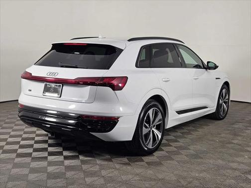 2024 Audi Q8 e-tron Premium