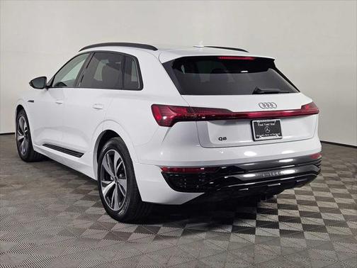 2024 Audi Q8 e-tron Premium