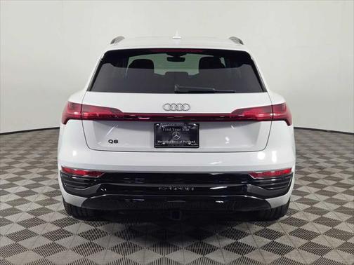 2024 Audi Q8 e-tron Premium