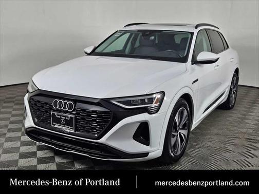 2024 Audi Q8 e-tron Premium