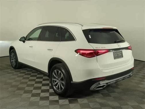 Polar White 2026 Mercedes-Benz GLC 300 4MATIC