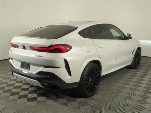 2023 BMW X6 M50i