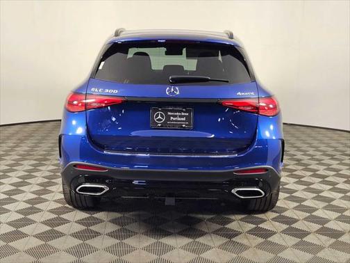 2025 Mercedes-Benz GLC 300 4MATIC