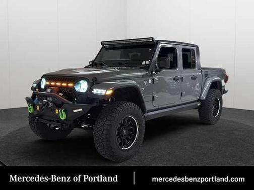 Sting-Gray Clearcoat 2021 Jeep Gladiator Overland