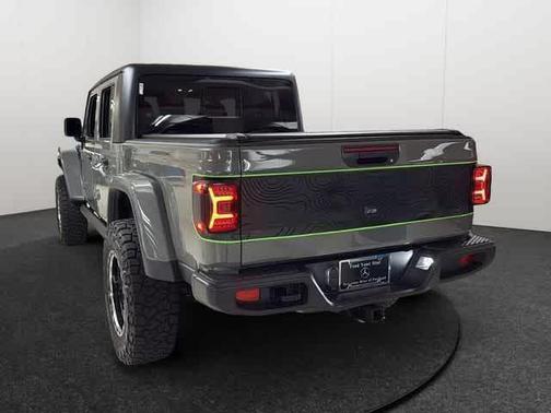 Sting-Gray Clearcoat 2021 Jeep Gladiator Overland