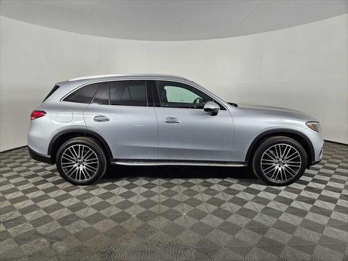 2025 Mercedes-Benz GLC 300 4MATIC