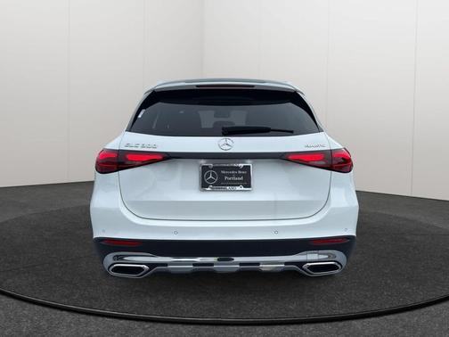 2026 Mercedes-Benz GLC 300 4MATIC