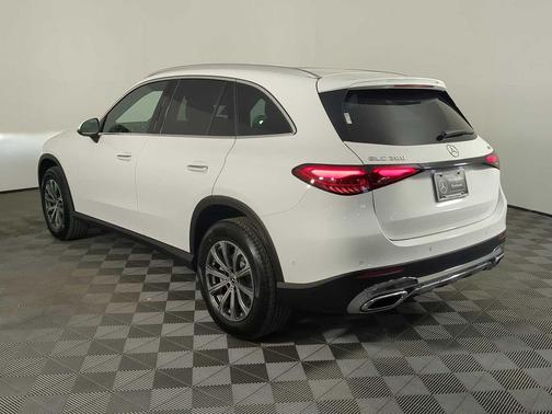 2026 Mercedes-Benz GLC 300 4MATIC