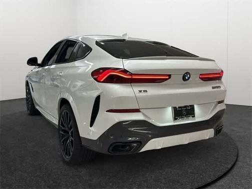 2023 BMW X6 M50i