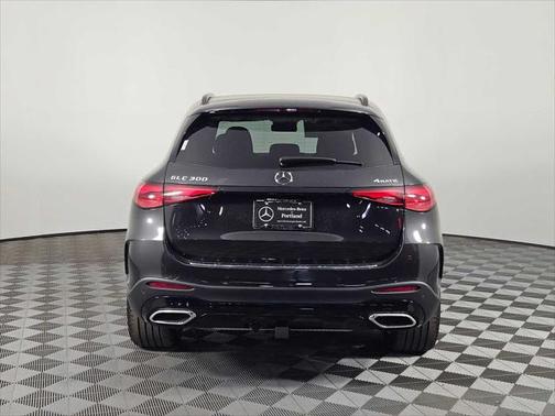 2025 Mercedes-Benz GLC 300 4MATIC