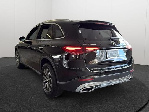 2026 Mercedes-Benz GLC 300 4MATIC