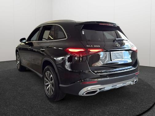 2026 Mercedes-Benz GLC 300 4MATIC