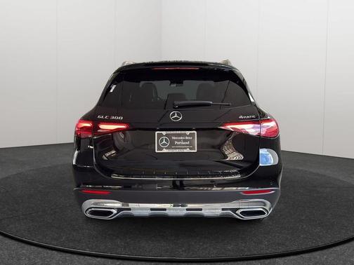 2026 Mercedes-Benz GLC 300 4MATIC