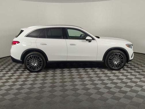 2026 Mercedes-Benz GLC 300 4MATIC