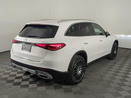 2026 Mercedes-Benz GLC 300 4MATIC